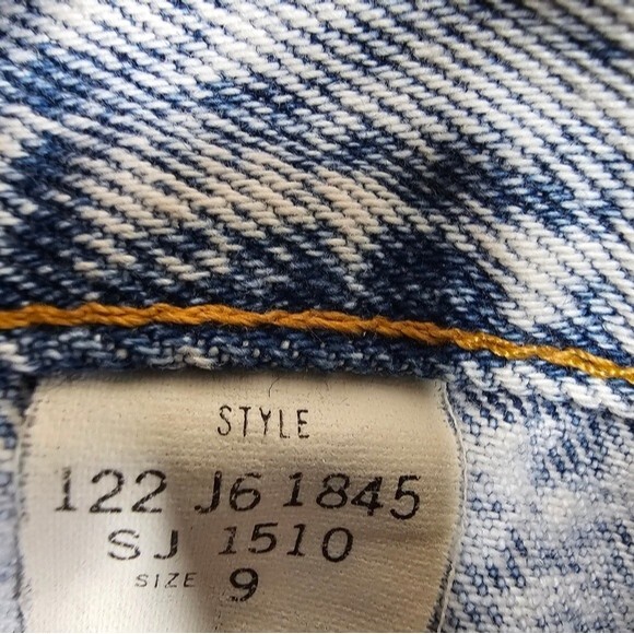 Sasson vintage acid wash jean skirt with bow size 9 runs small closer to 6 - Picture 7 of 7